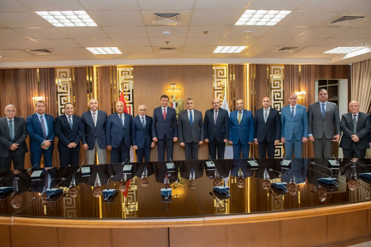 المهندس محمد صلاح الدين مصطفى وزير الدولة للإنتاج الحربي &nbsp;بمصنع 999 الحربي