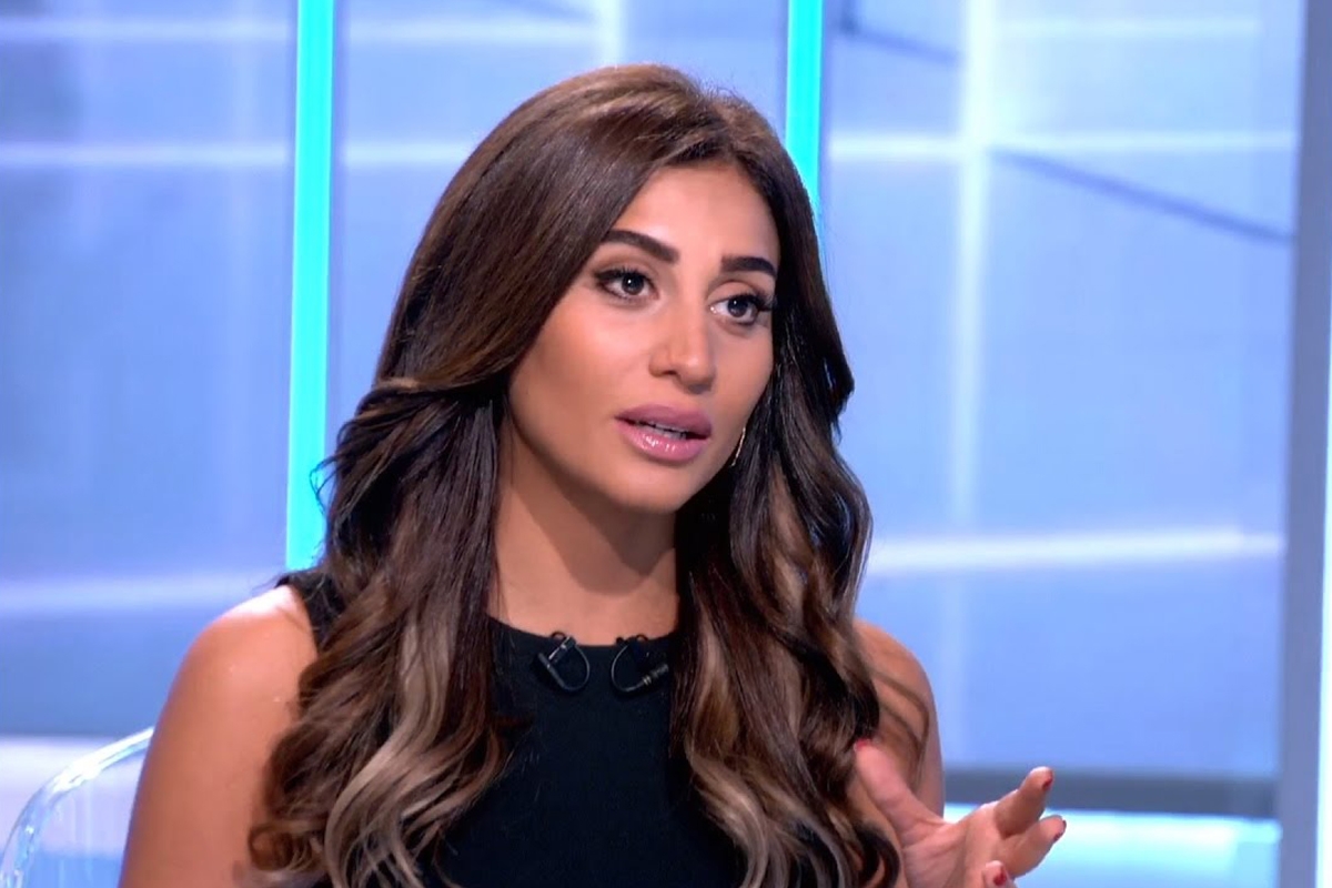 الفنانة دينا الشربينى