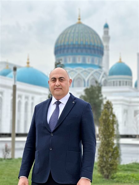  الدكتور أتابك محمدييف - أوزبكستان