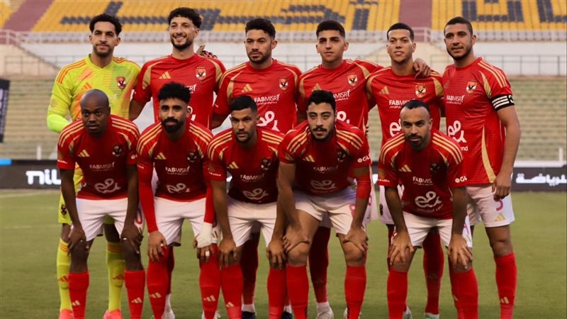 لاعبو الأهلي