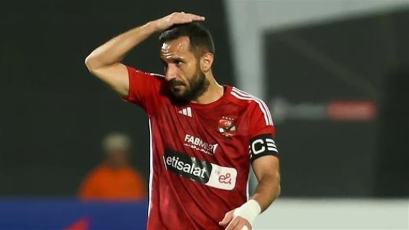 على معلول لاعب الأهلي