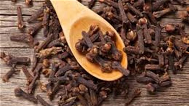 القرنفل وفوائده للأسنان
