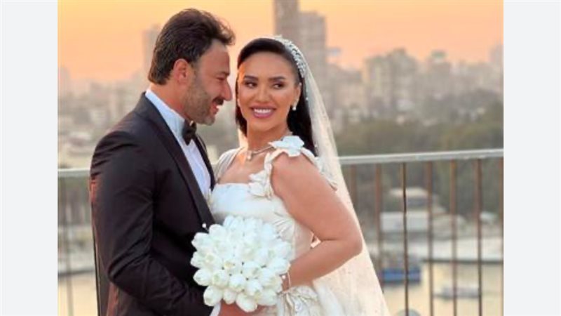 مي فاروق والعمروسي