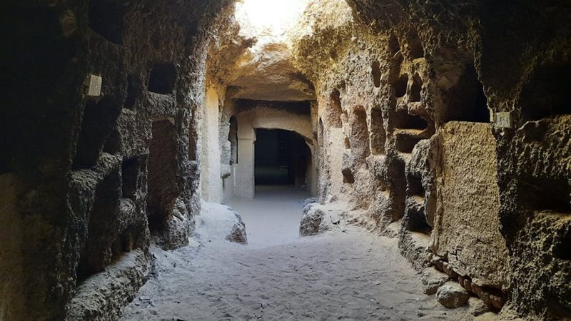 سراديب تونا الجبل