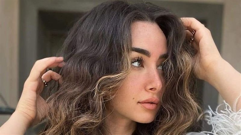 هنا الزاهد