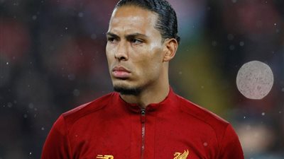 فان دايك يلمح لإمكانية بقاءه في ليفربول والتجديد للريدز 