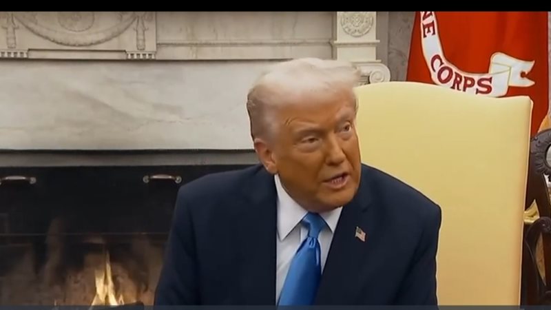 الرئيس الأمريكى دونالد