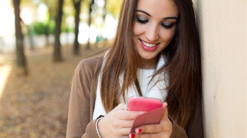 قصة حب بين فتاة وChatGPT