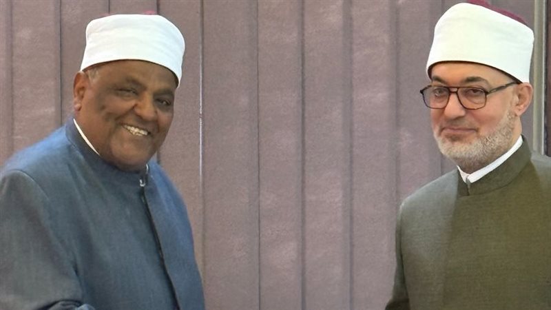 الدكتور عباس شومان