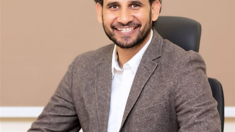 الدكتور رمزى عبدالعزيز