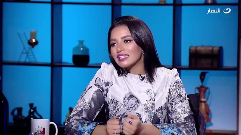 المطربة سمية درويش