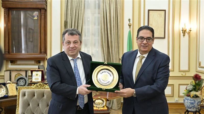 رئيس جامعة القاهرة