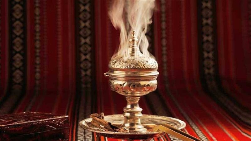 استنشاق البخور في