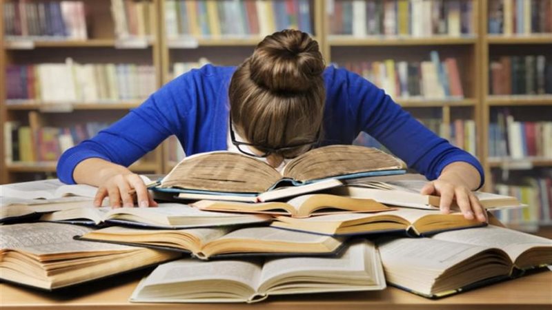 إفطار الطلاب بسبب