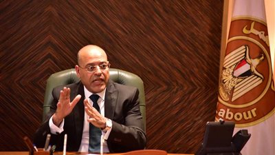 وزير العمل يكشف آلية احتساب العلاوة السنوية 3% للعاملين بقانون العمل الجديد