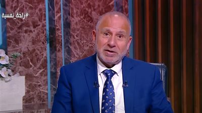 أستاذ الطب النفسي يكشف أسباب الشعور بالصداع والخمول بعد الإفطار (فيديو)