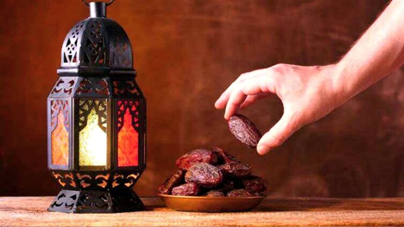 المفطر بعذر في رمضان