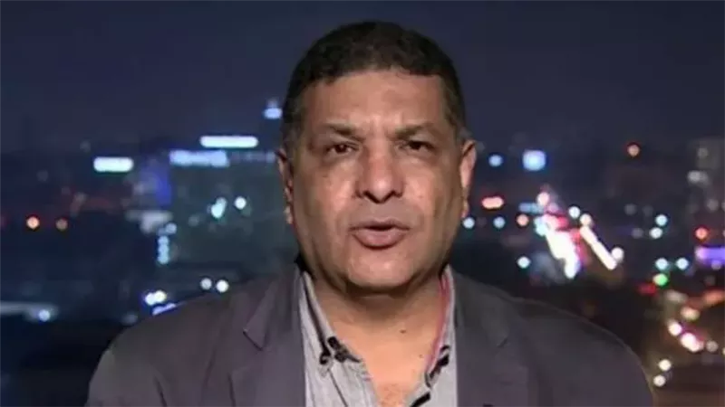 الكاتب أشرف أبوالهول