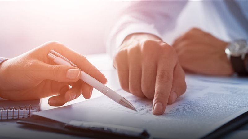 إنهاء عقد العمل