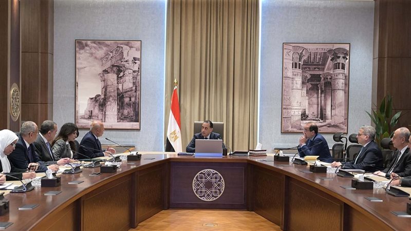 رئيس الوزراء خلال