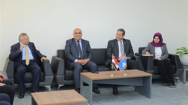 أيمن الشهابى محافظ