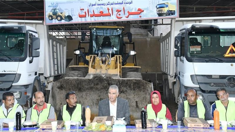 محافظ أسوان