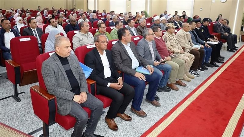 اللقاء الاسبوعي لمحافظ