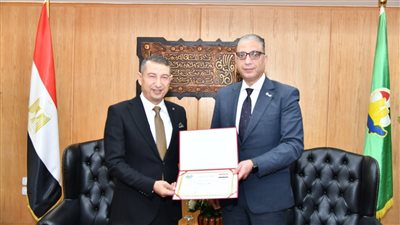 محافظ الفيوم يكرم رؤساء وأعضاء الاتحادات الرياضية من أبناء المحافظة