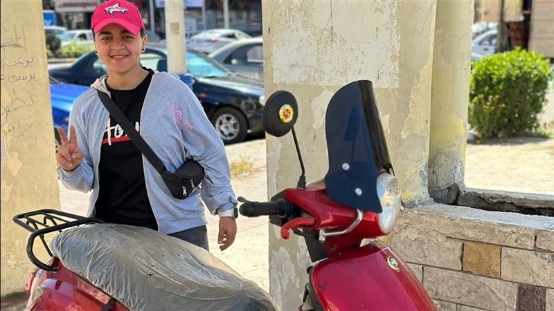 أية عادل فتاة الدليفيري