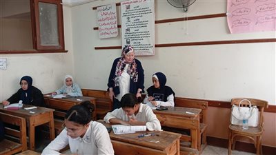محافظ بني سويف يتابع استعدادات التعليم لعقد امتحانات الدور الثاني 