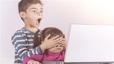  حاكم ولاية تكساس يفرض قيودًا جديدة على آبل وجوجل لحماية الأطفال