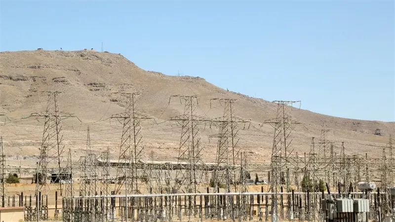 أبراج الكهرباء في