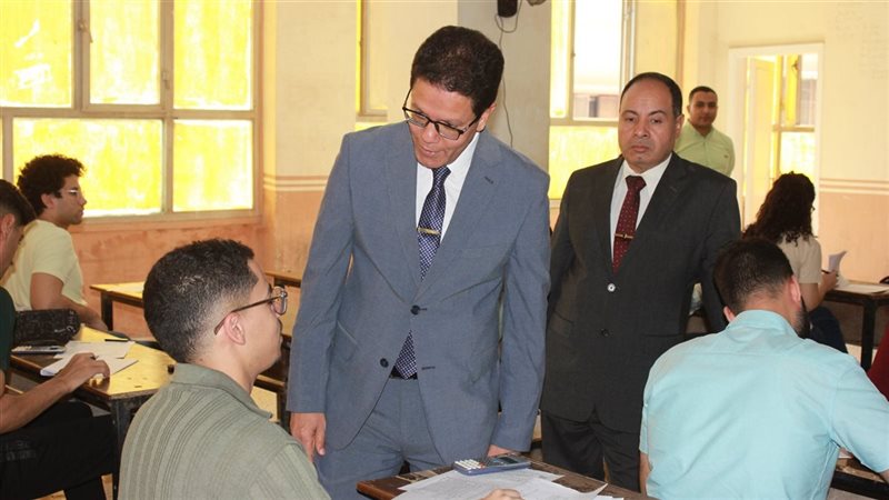 رئيس جامعة بنها