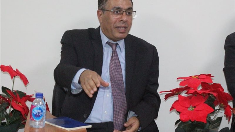 الكاتب الصحفي عماد