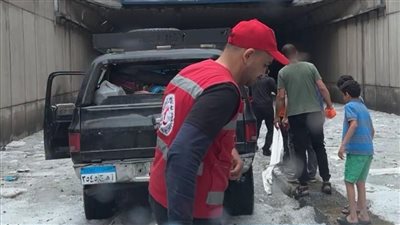 فرق الاستجابة تنجح في إنقاذ 34 شخصًا عالقًا بسياراتهم في المناطق المتضررة
