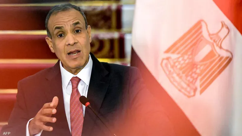 بدر عبد العاطى -
