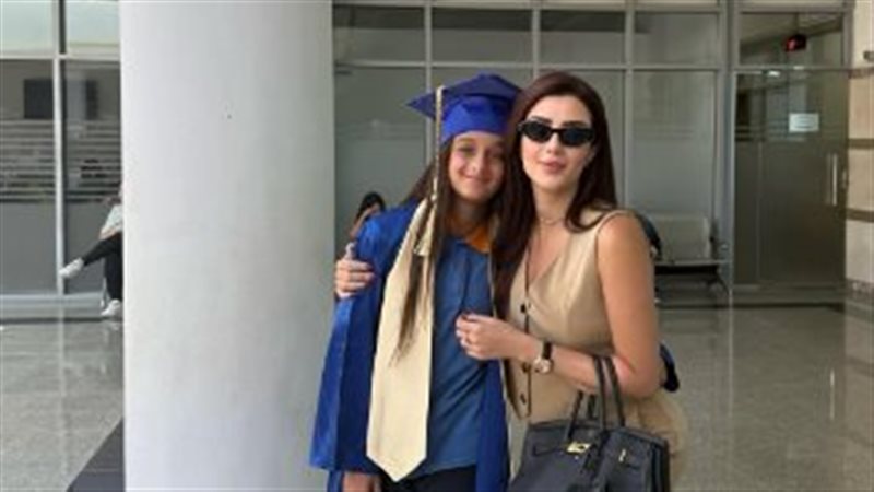 رضوى الشربيني وابنتها