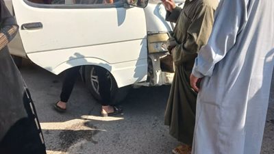 إصابة 5 أشخاص فى حادث إنقلاب سيارة ميكروباص بالصف 