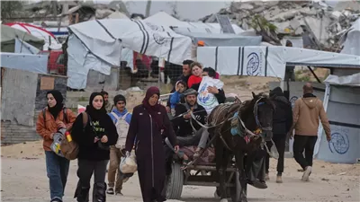 آلاف العائلات الفلسطينية تبحث عن لمّ الشمل وسط دمار وحصار خانق