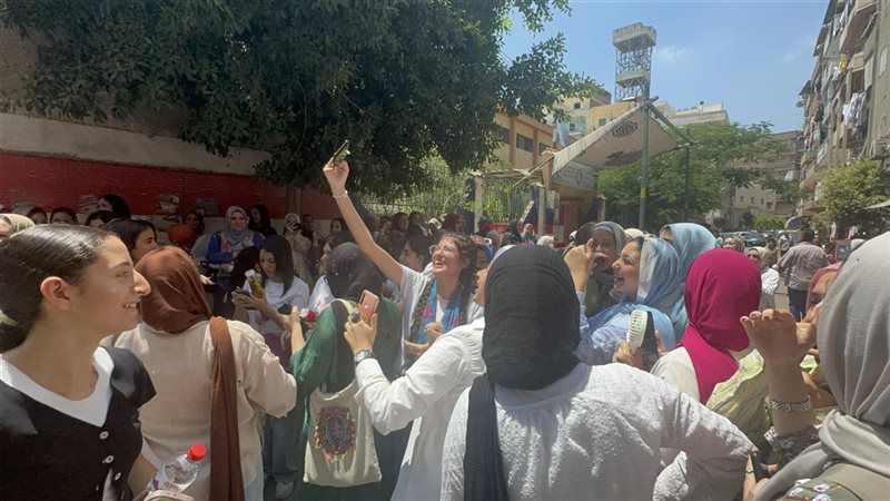 بالإسم ورقم الجلوس..