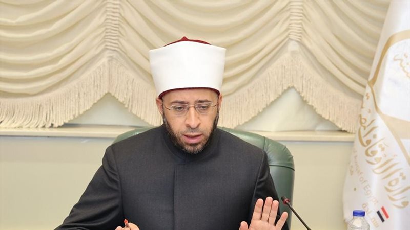 وزير الأوقاف يعقد