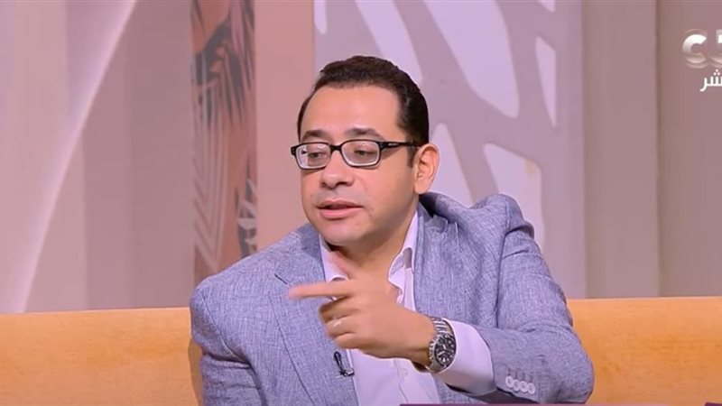 الدكتور عمرو حسن