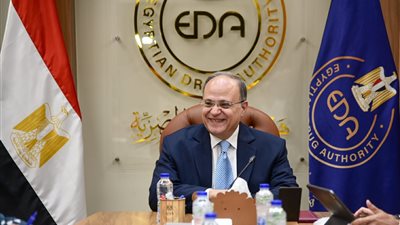 بهدف توطين صناعة الدواء.. رئيس هيئة الدواء يستقبل وفد شركة استرازينيكا