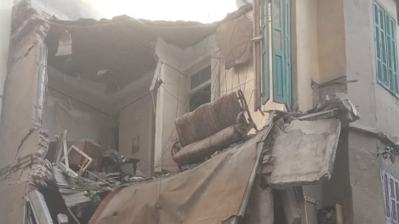 انهيار عقار