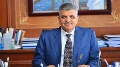 أسامة ربيع: حركة الملاحة بالقناة منتظمة ولم تتأثر بحادث غرق الحفار ADMARINE12