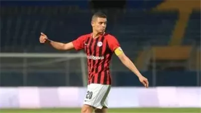 سيراميكا كليوباترا يقترب من تجديد عقد سعد سمير لمدة موسمين