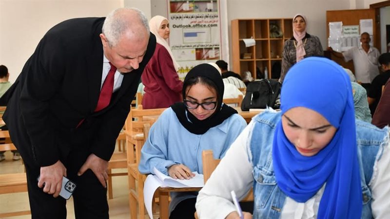 رئيس جامعة قناة السويس