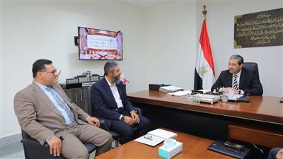 محافظ دمياط يبحث آليات تنفيذ المشروع التجريبي الأول 