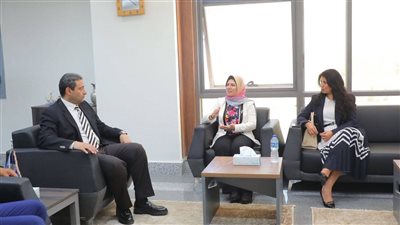 لمناقشة تطبيق الأداة الذكي.. محافظ دمياط يلتقى مع ممثلى موئل الأمم المتحدة