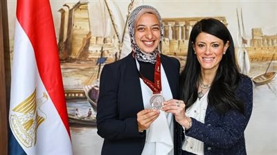 وزيرة التخطيط تُشيد ببطلات مصر وتُكرم فريق السيدات في اليوم الأولمبي